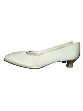 Stewart Weitzman italian Leather square toed block kitten heeled pumps Cream 7
